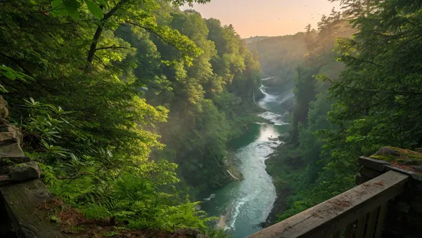 River bend cutting through the Tennessee River Gorge