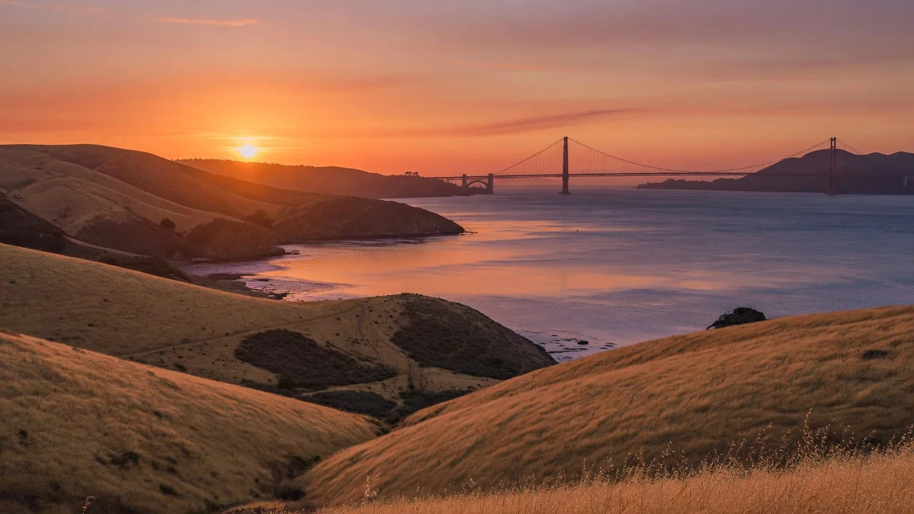 San Francisco Bay (Santa Clara) — host-city travel scene